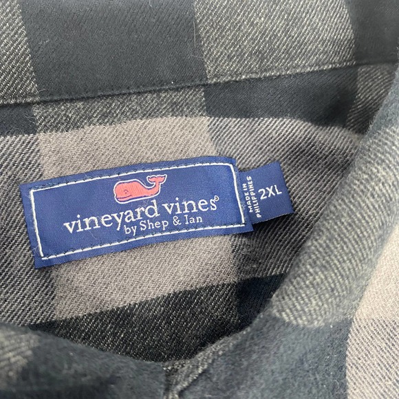 Vineyard Vines 2XL Black Gray Plaid Long Sleeve Button Down Heavy Thick Flannel‎ - Picture 2 of 7